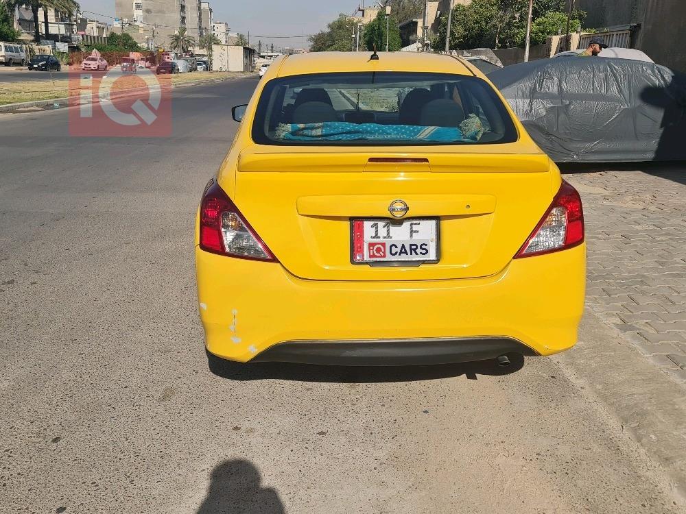 نيسان فيرسا
